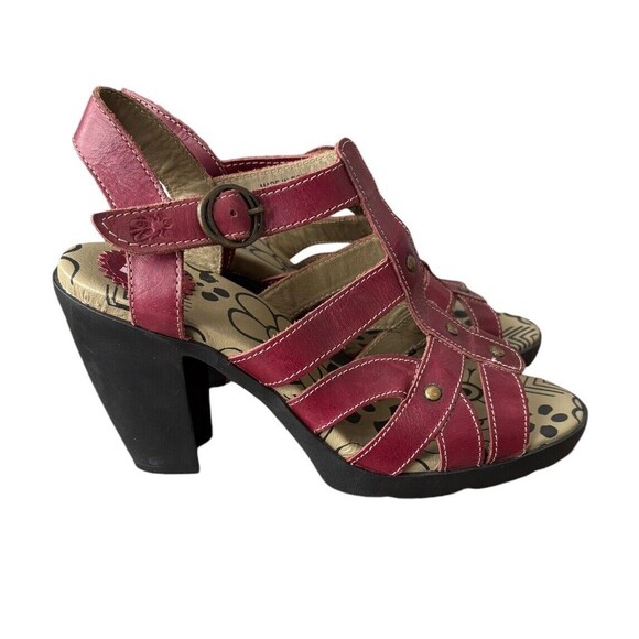 Unique Women's Red Strappy Heeled Sandals - Picture 1 of 8